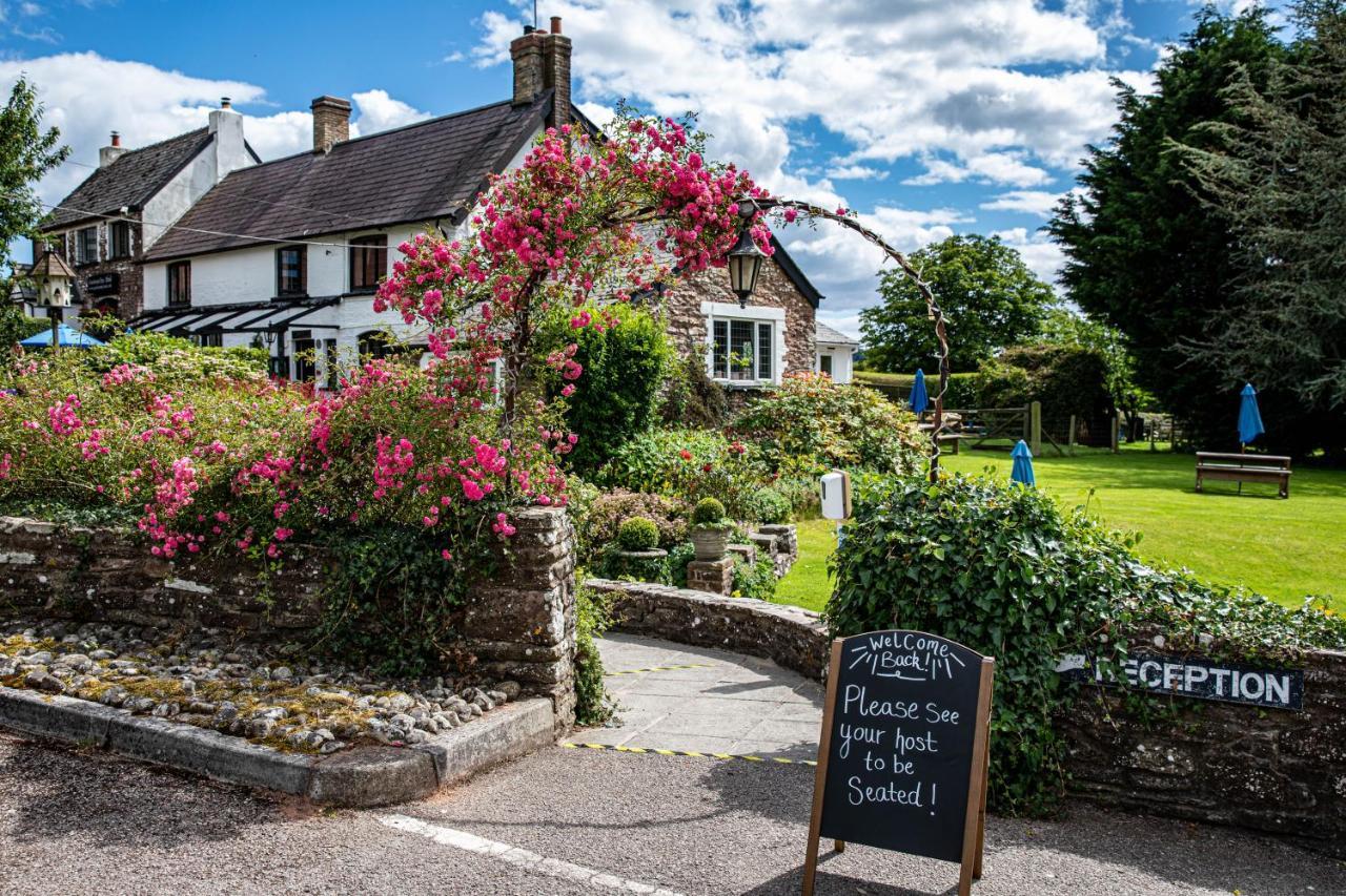 The Greyhound Inn And Hotel Usk Extérieur photo