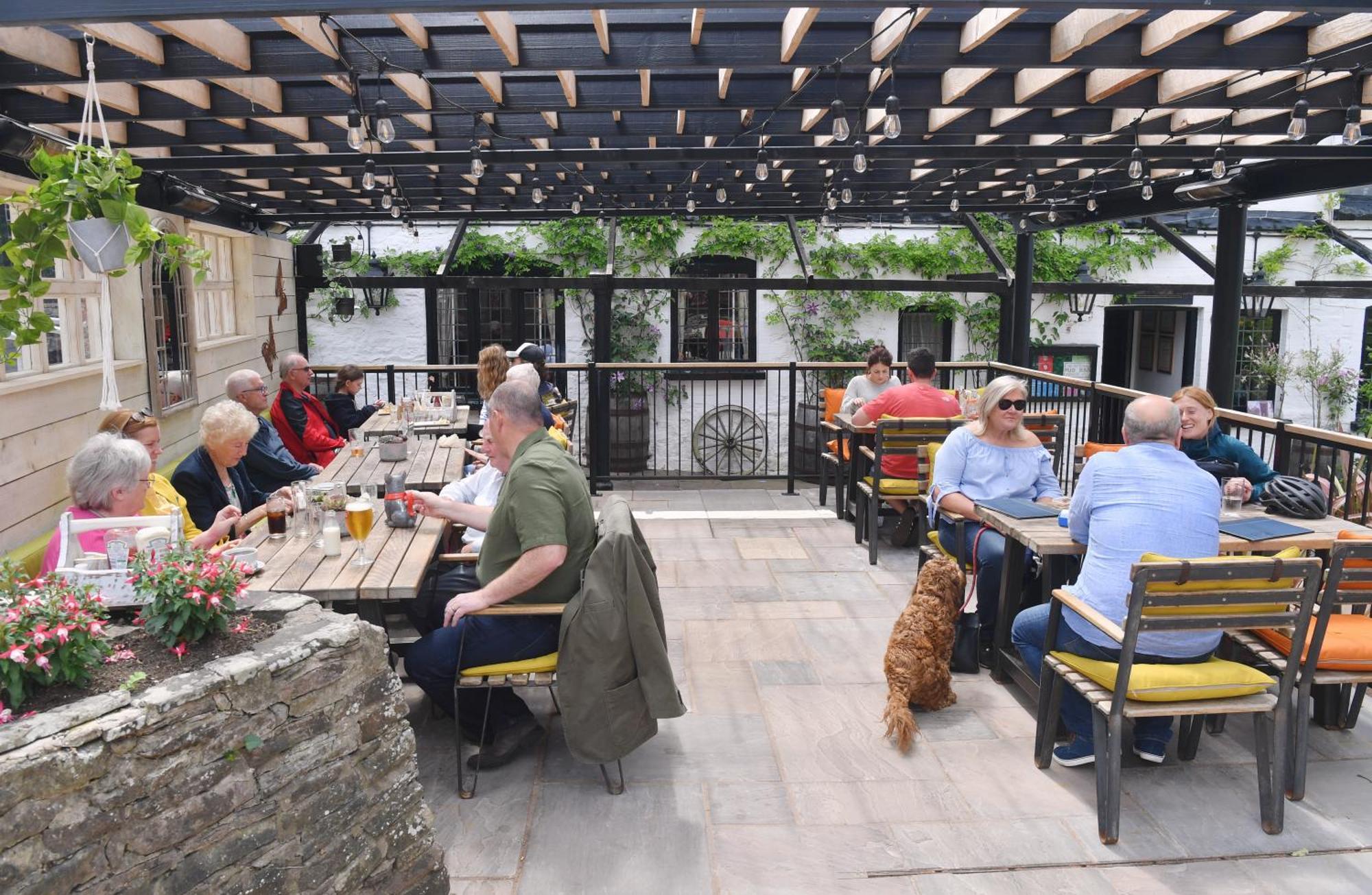 The Greyhound Inn And Hotel Usk Extérieur photo