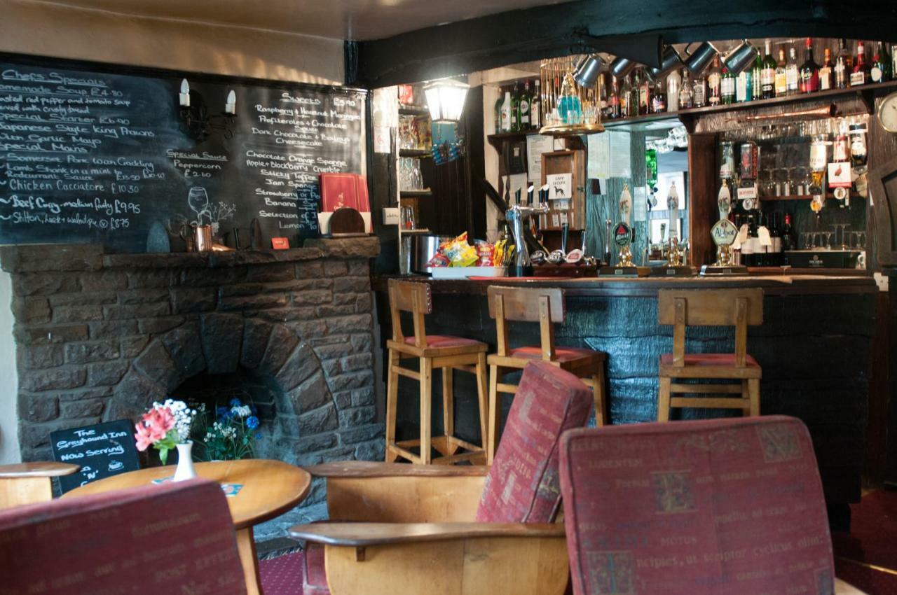 The Greyhound Inn And Hotel Usk Extérieur photo