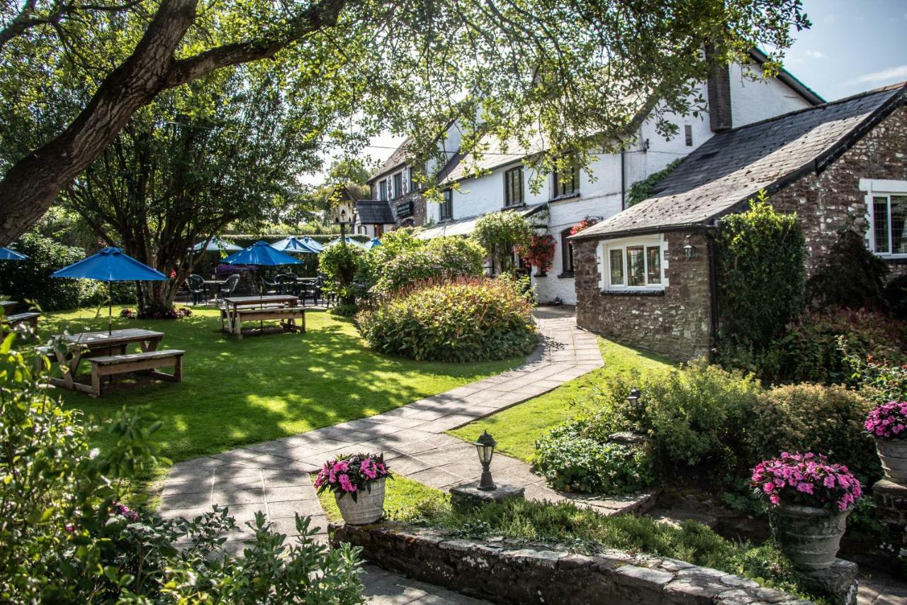 The Greyhound Inn And Hotel Usk Extérieur photo