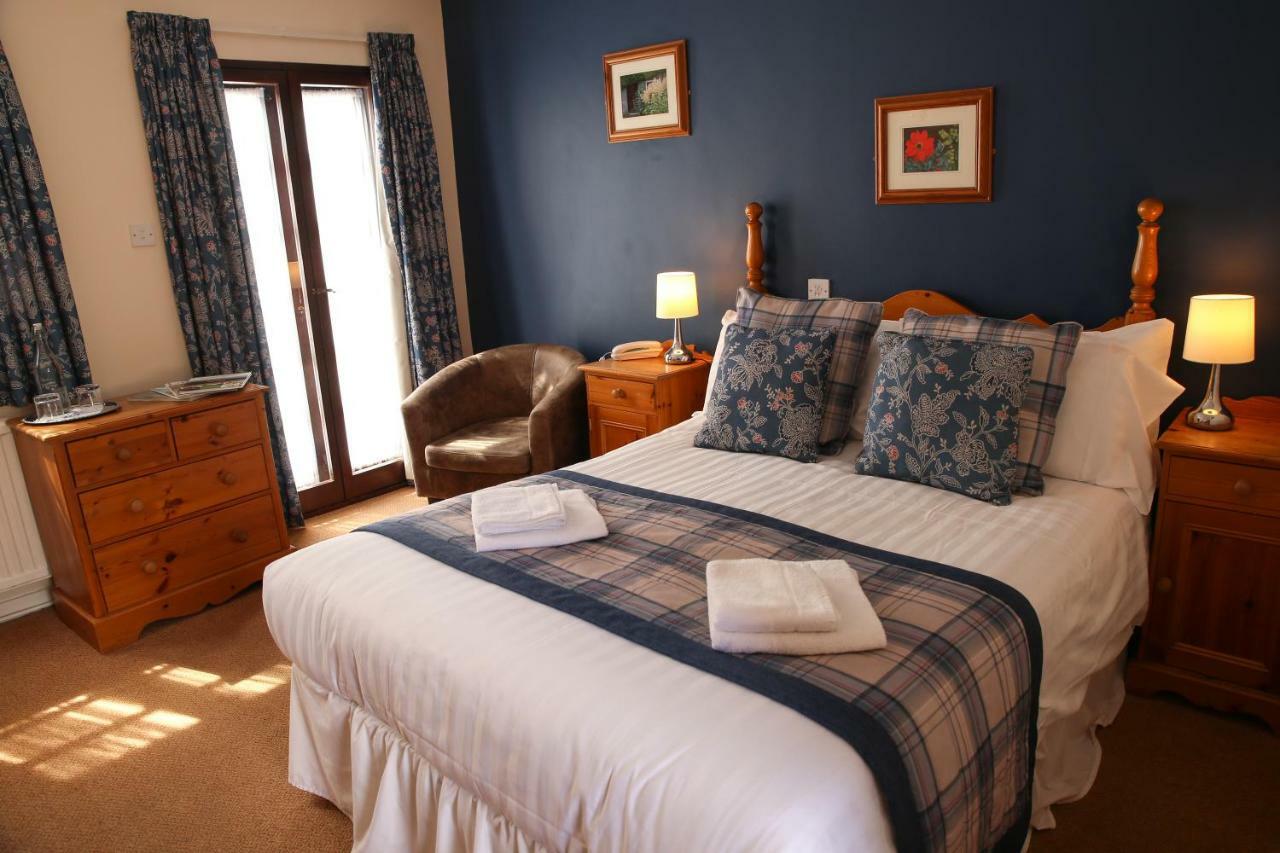 The Greyhound Inn And Hotel Usk Extérieur photo